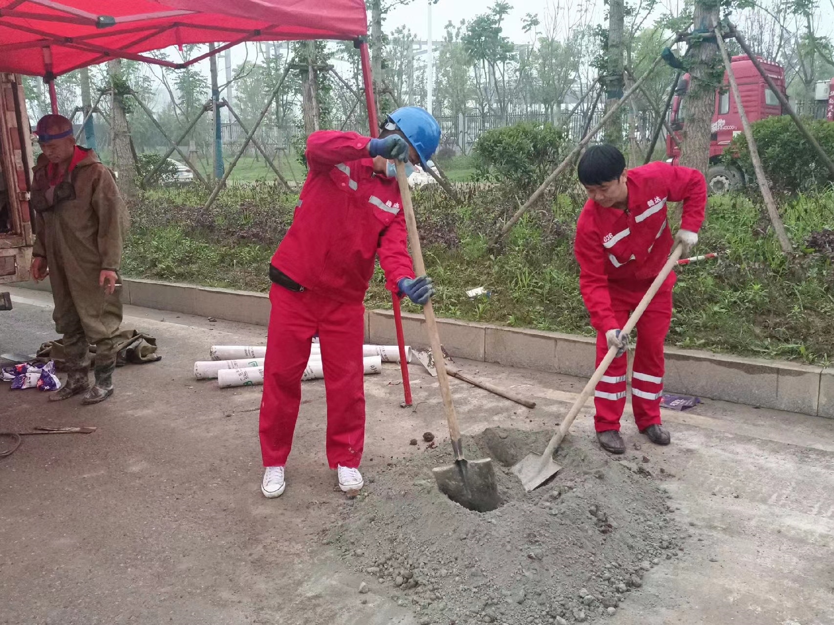 定南管道疏通哪家好】及时进行市政管道清淤
